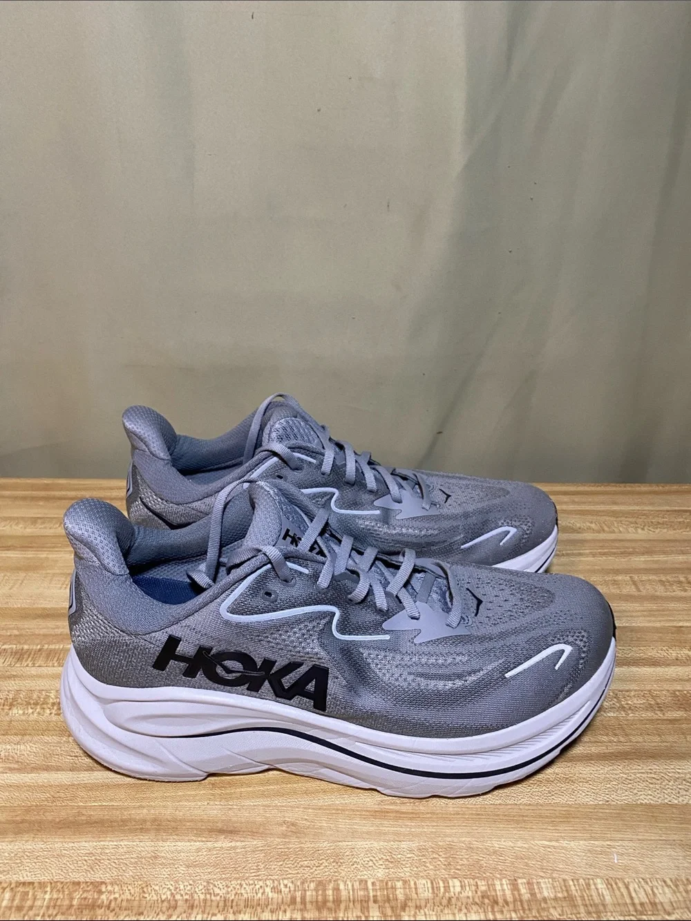 Hoka One One M Clifton 10 Galactic Grey Running shoes Mens size 10 2E Wide